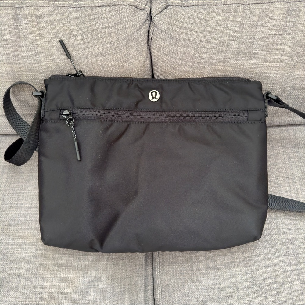 Lululemon New Parent Tote 20L in Black New with Tag - Picture 8 of 15